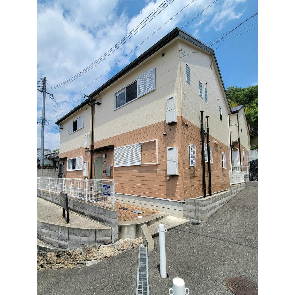 ｻﾞ ﾊｳｽ ｵﾌﾞ ﾏﾀﾞﾑｼﾞｭｴﾙ  B2棟