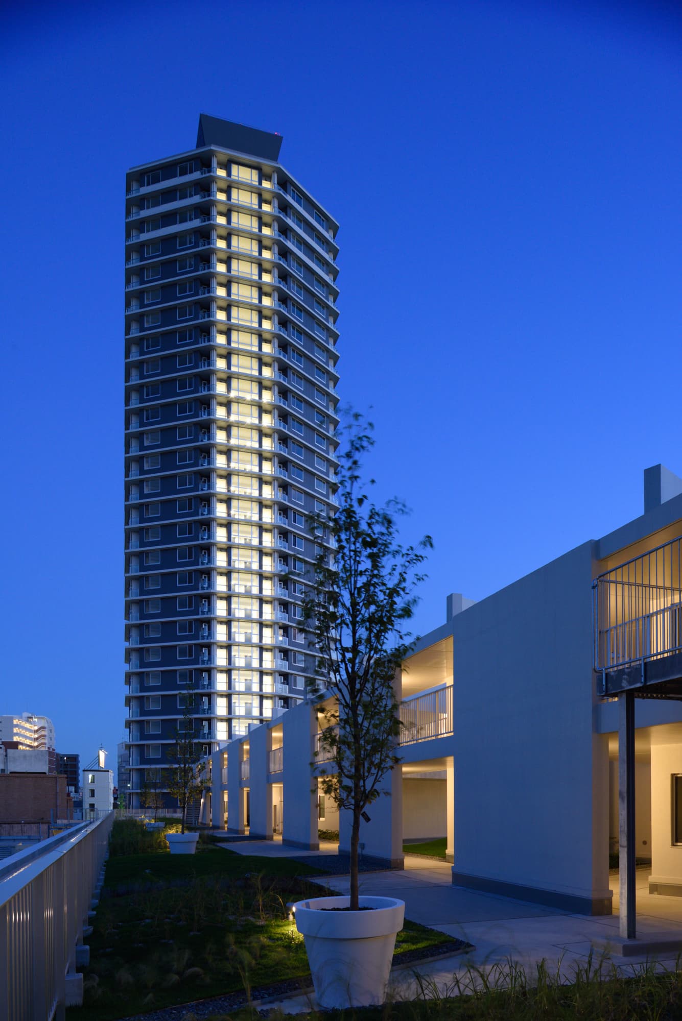 ラクレイス西新レジデンシャルタワー