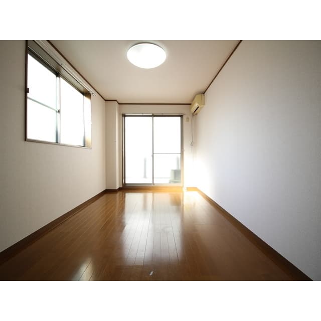 アンプルールフェールイル・ヴィラージュ