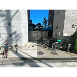 TWIN TOWER　何商化