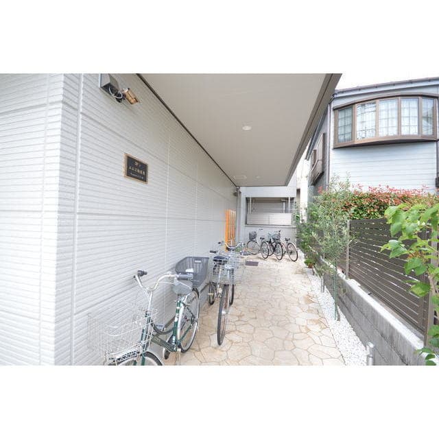 エムズ梅屋敷