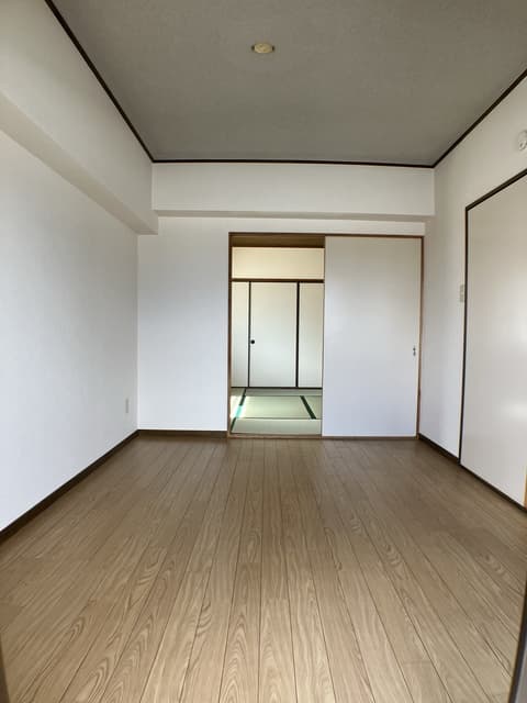 サイレントパレス