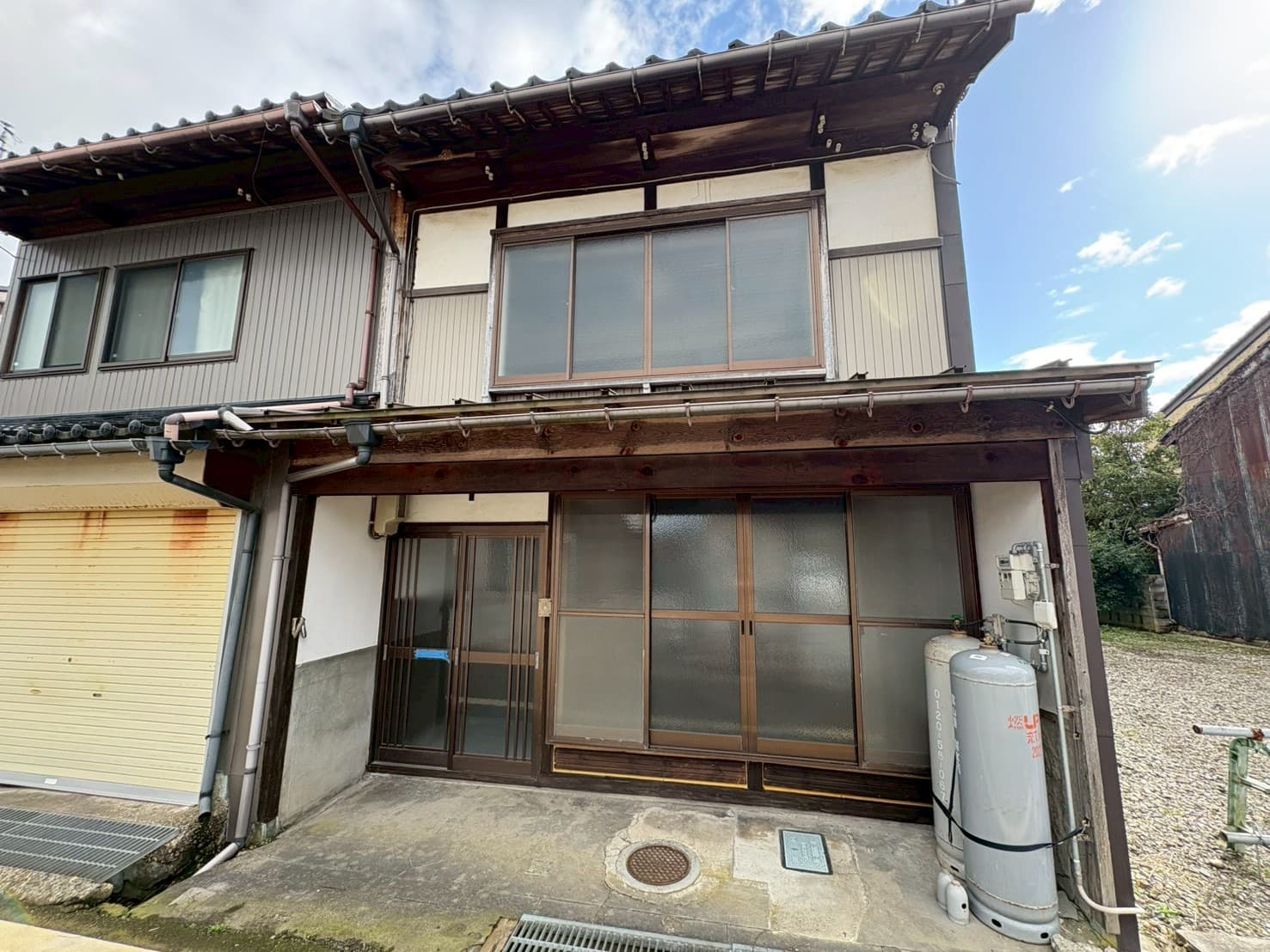 伏木本町戸建て