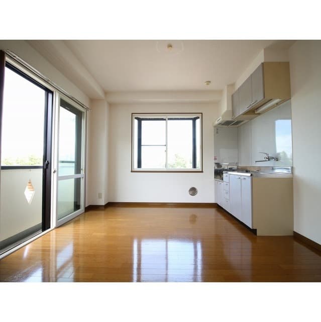 ハイツリバーサイド