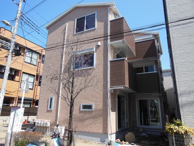 クレストハウス