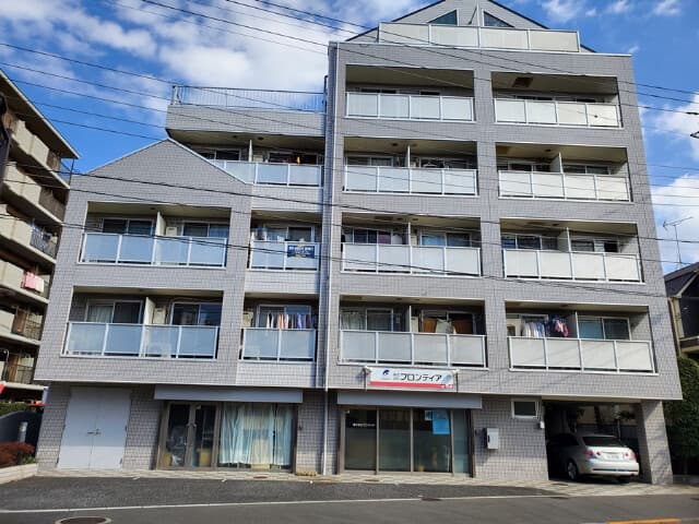 イーストアベニュー