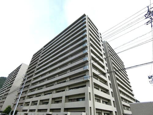 サーパスシティ栗林公園イーストテラス