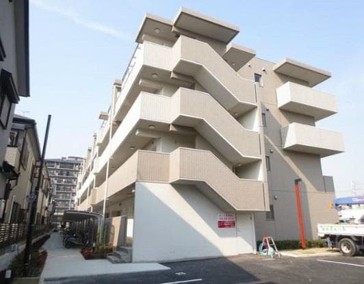 クレセントコート