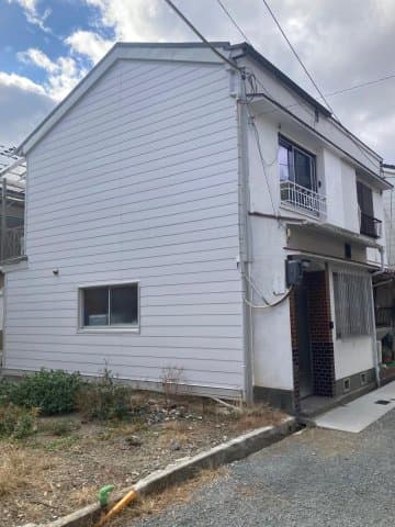 神戸市兵庫区石井町4丁目1-12 テラスハウス 倉庫付き