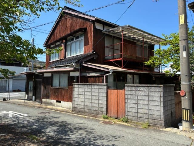 緑とさくらの木の家