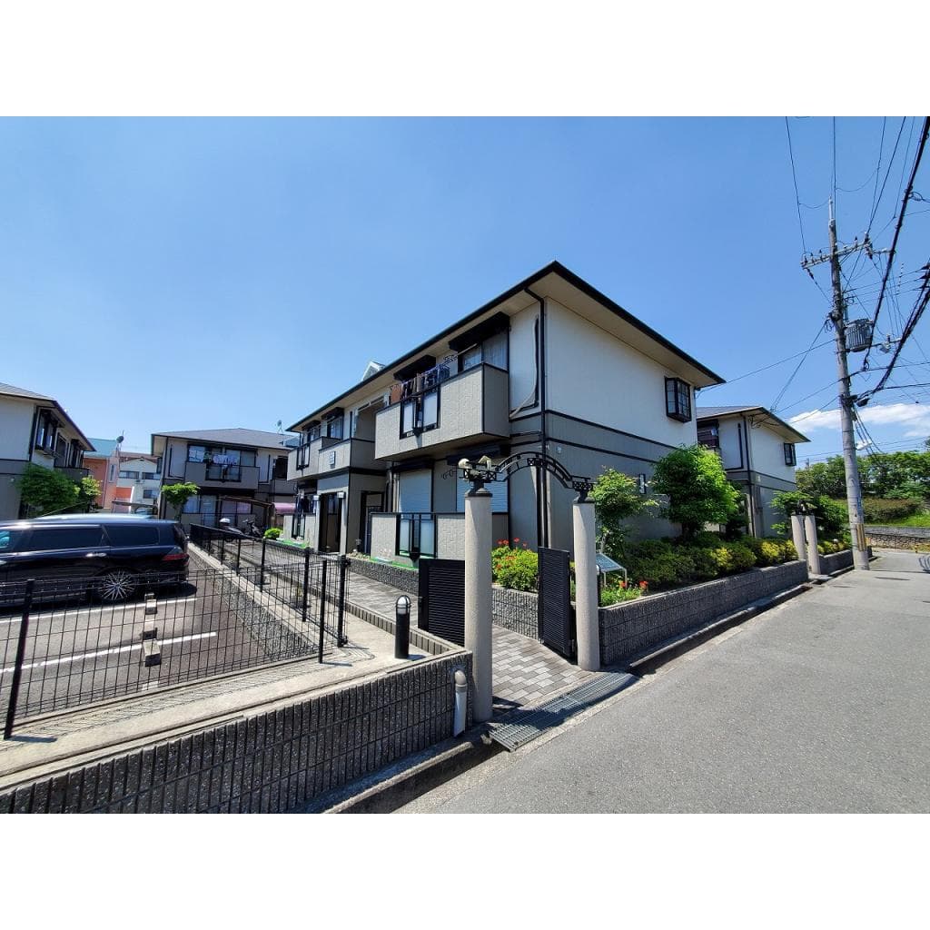 ルミエール(堀溝) B