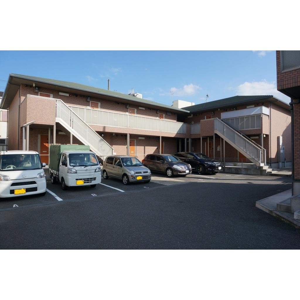 リバーサイド・ルーチェ A