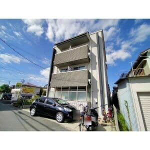 エヌエムトラントシス