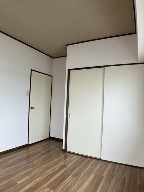 304